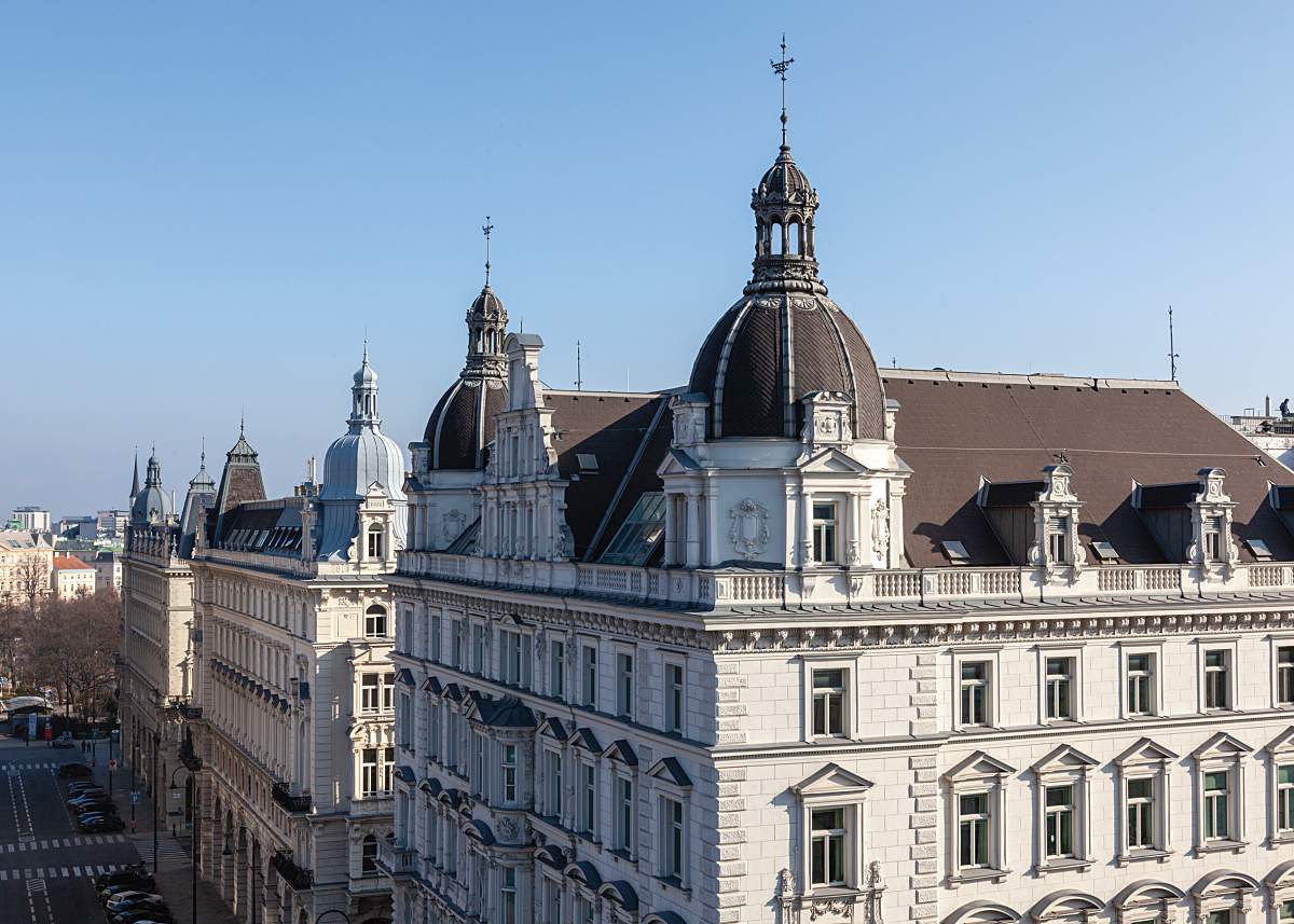 Dachlandschaft in der Lichtenfelsgasse. Foto: Nora Schoeller