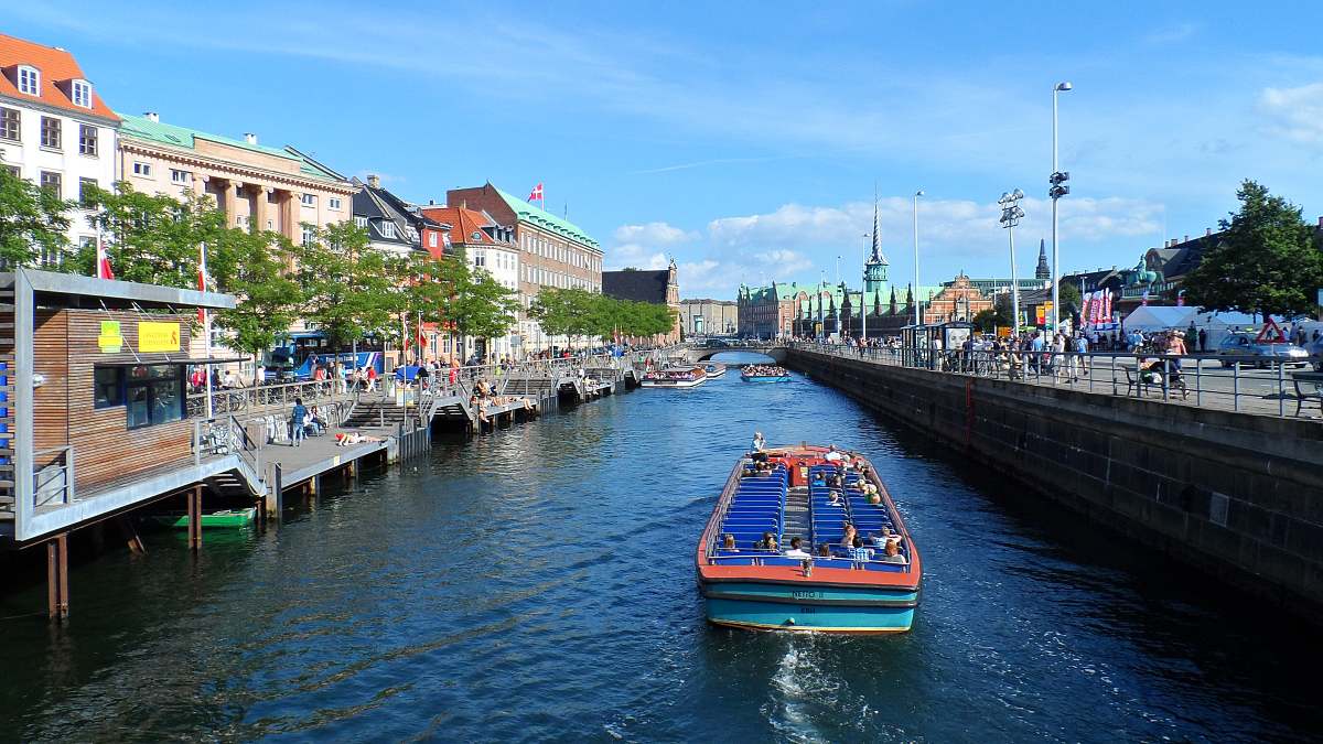 BOOTSFAHRT DURCH KOPENHAGEN