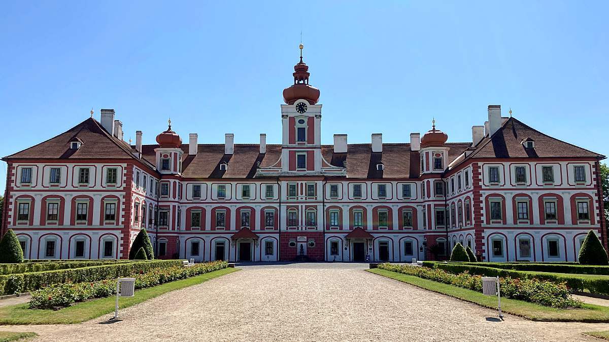 Das Schloss von Mnichovo Hradiště (Foto © B. Denscher)