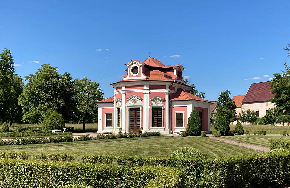 Die Sala terrena des Schlosses von Mnichovo Hradiště (Foto © B. Denscher)