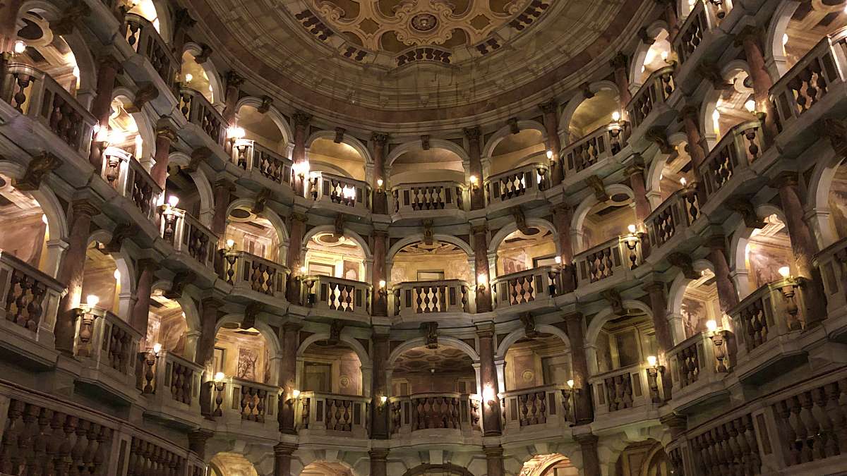 Teatro Bibiena, Mantua. Foto © B. Denscher