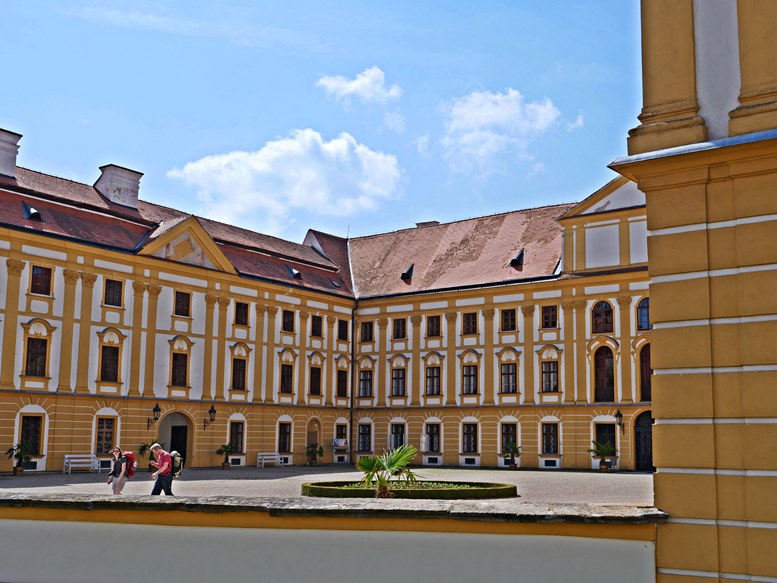 Schloss Jaroměřice, Innenhof