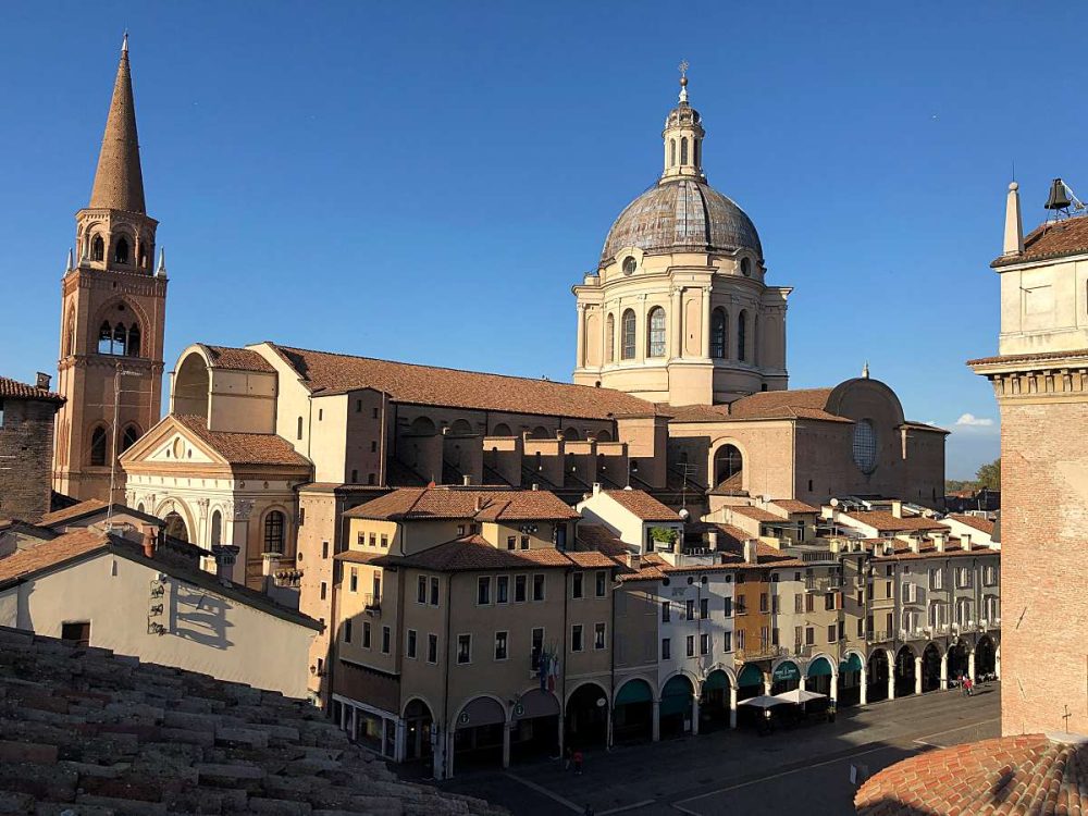 Mantua, Blick auf die Basilika Sant’Andrea, Foto © B. Denscher